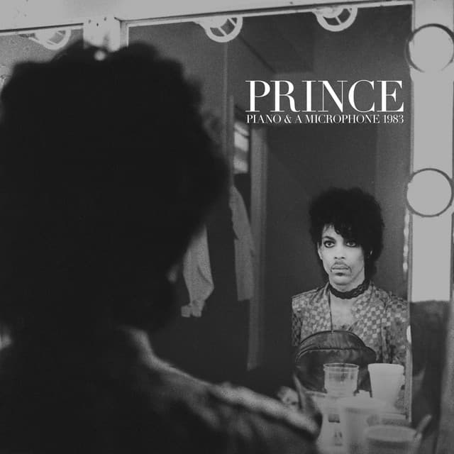 Capa de Piano & A Microphone 1983