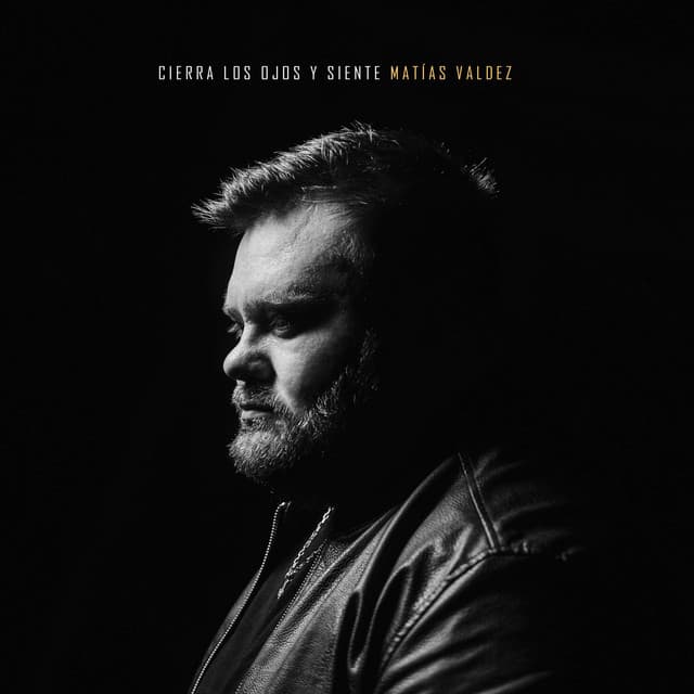 Capa de Cierra Los Ojos Y Siente